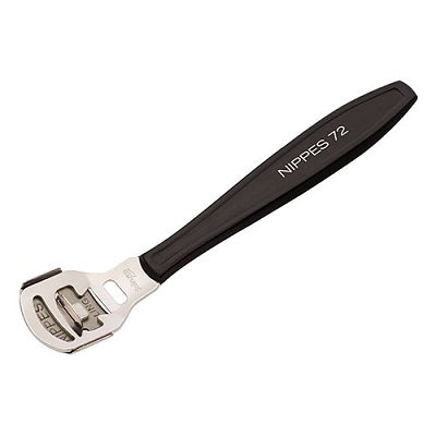 Callus remover with blade 